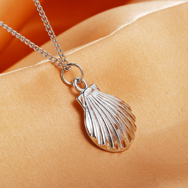 Glossy Shell Necklace Short Scallop Pendant Clavicle Chain