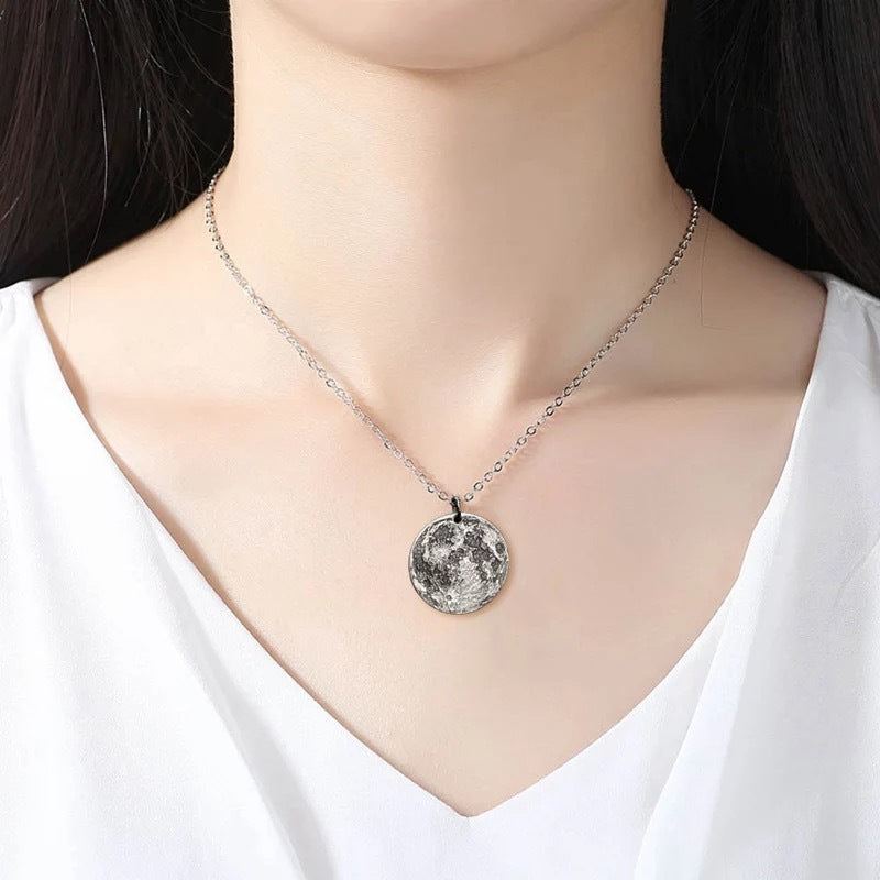 Fashion Vintage Moon Surface Coin Necklace