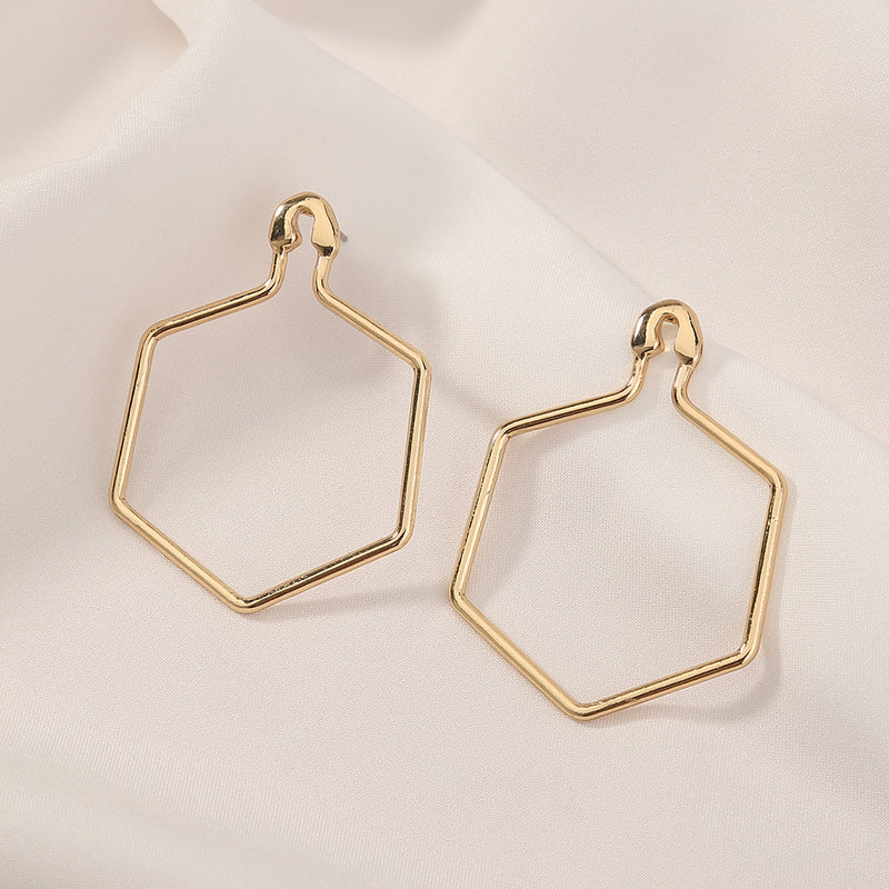 Simple personality with diamond pin earrings, fashion accessories