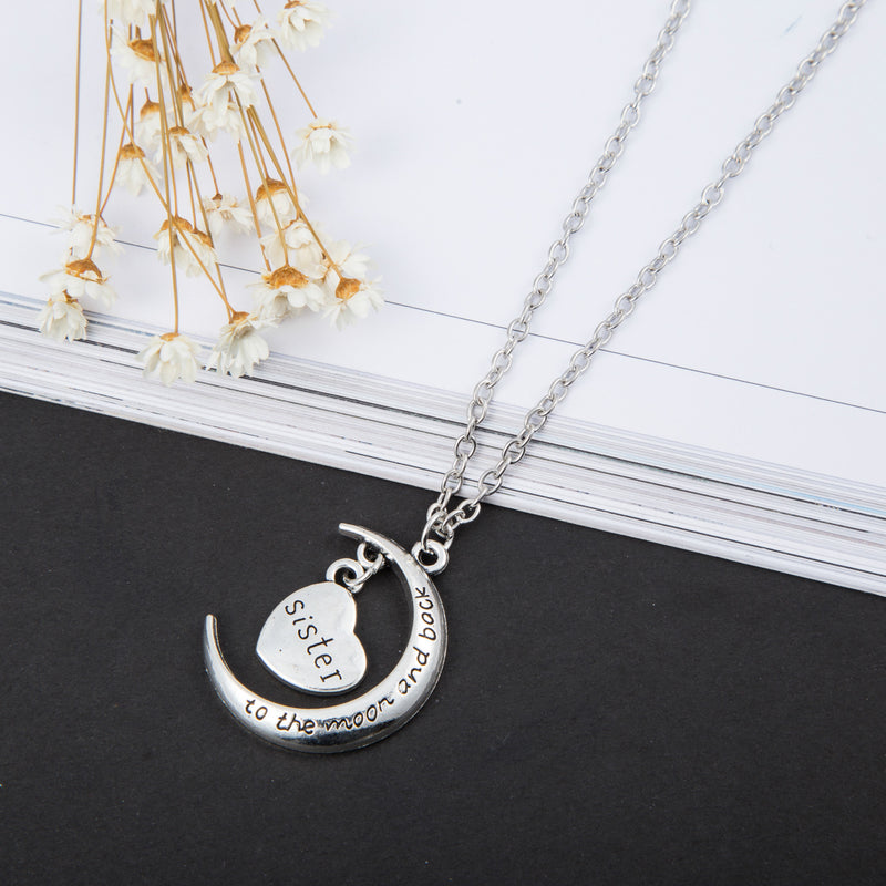 Female Clavicle Chain Environmentally Friendly Electroplating Crescent Pendant Necklace