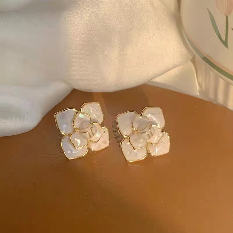 S925 Silver Needle European And American Retro High-end Flower Earrings Three-dimensional Petals