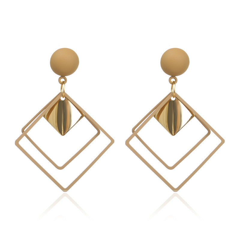 Geometric metal round earrings